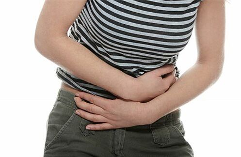 dor abdominal devido a vermes no corpo